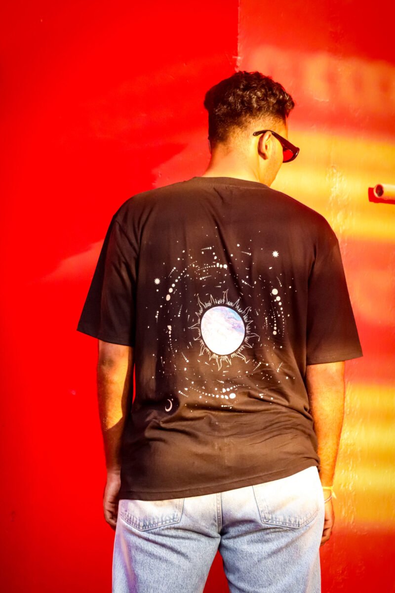 Black oversized Tee - Melting - Image 2